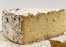 Brie au poivre (Brie with pepper)